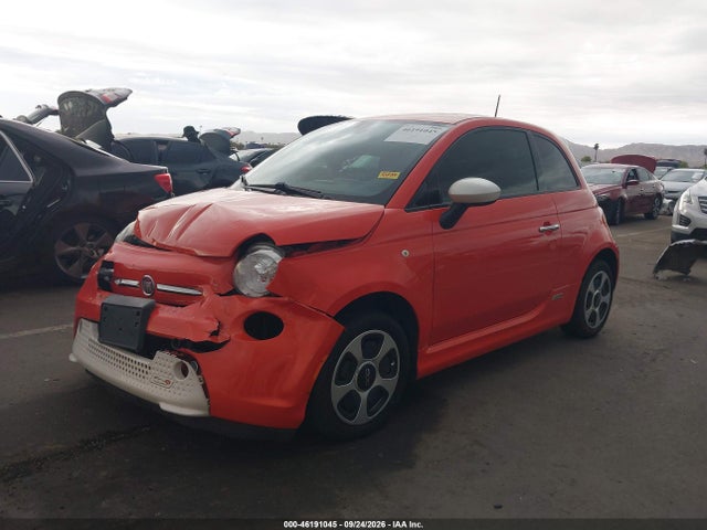 Fiat 500E BATTERY ELECTRIC 2016 3C3CFFGE5GT113718 Image 2
