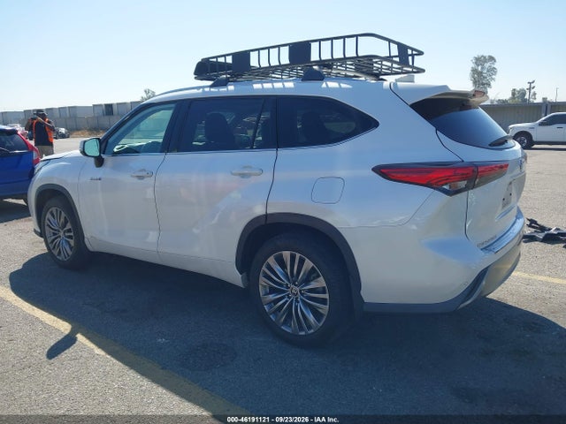 Toyota Highlander Hybrid Platinum 2021 5TDEBRCH9MS021728 Image 3