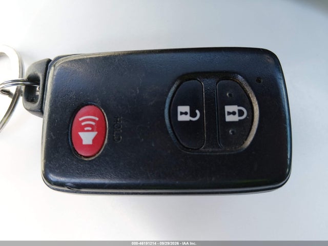 Продажа на аукционе авто 2014 Toyota Prius Three, vin: JTDKN3DU2E1740532, номер лота: 46191214