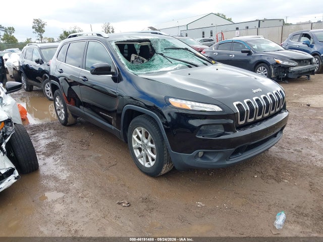 46191488 :رقم المزاد ، 1C4PJMCS5HW633800 vin ، 2017 Jeep Cherokee Latitude 4x4 مزاد بيع