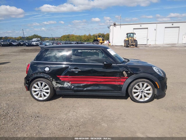 Продаж на аукціоні авто 2015 Mini Hardtop Cooper S, vin: WMWXP7C5XF2A58575, номер лоту: 46191508