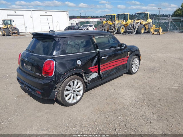 Продаж на аукціоні авто 2015 Mini Hardtop Cooper S, vin: WMWXP7C5XF2A58575, номер лоту: 46191508