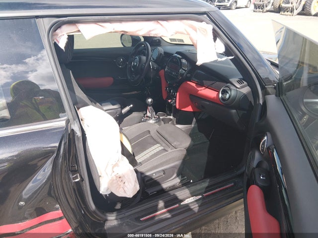 Продаж на аукціоні авто 2015 Mini Hardtop Cooper S, vin: WMWXP7C5XF2A58575, номер лоту: 46191508