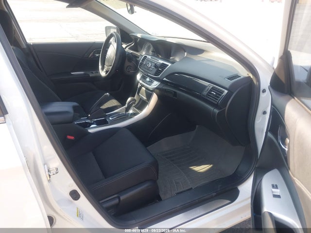 46191629 :رقم المزاد ، 1HGCR2F57FA128239 vin ، 2015 Honda Accord Sport مزاد بيع
