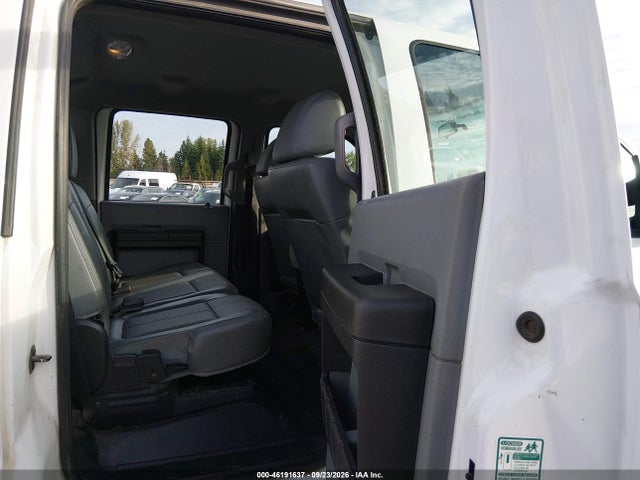 46191637 :رقم المزاد ، 1FD8W3HT8FEA24345 vin ، 2015 Ford F-350 Chassis Xl مزاد بيع