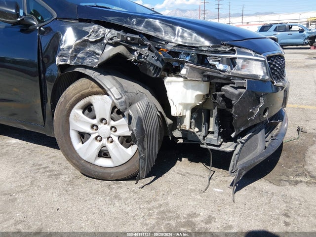 KIA FORTE LX 2018 3KPFK4A75JE251662 Image 6