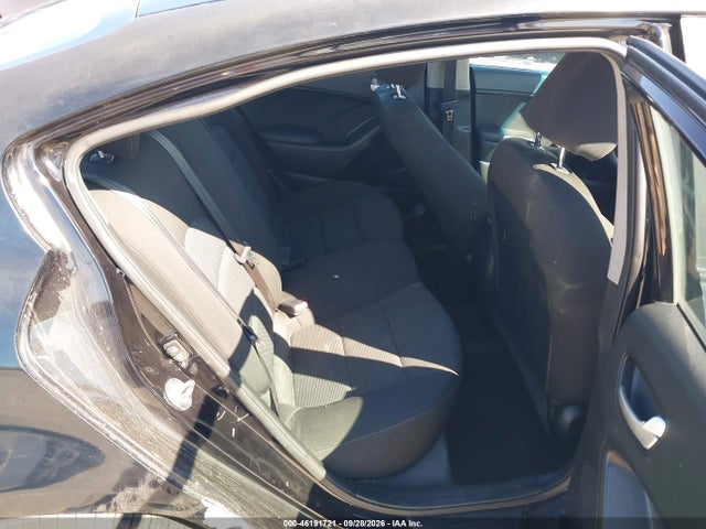 KIA FORTE LX 2018 3KPFK4A75JE251662 Image 8