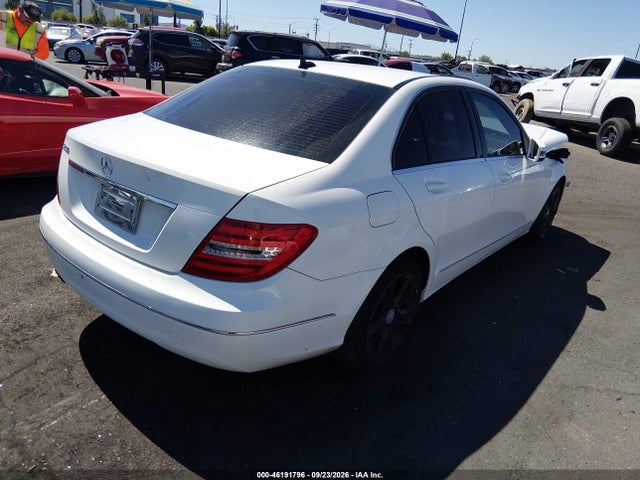 2014 Mercedes-benz C-class C 250 Luxury მანქანა იყიდება აუქციონზე, vin: WDDGF4HB4EA952937, აუქციონის ნომერი: 46191796