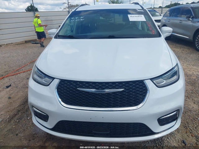 Продаж на аукціоні авто 2022 Chrysler Pacifica Touring L, vin: 2C4RC1BG8NR112895, номер лоту: 46191825