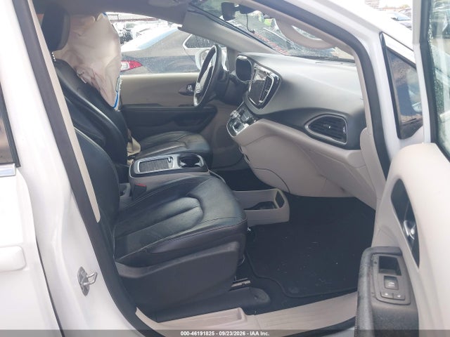 Продаж на аукціоні авто 2022 Chrysler Pacifica Touring L, vin: 2C4RC1BG8NR112895, номер лоту: 46191825