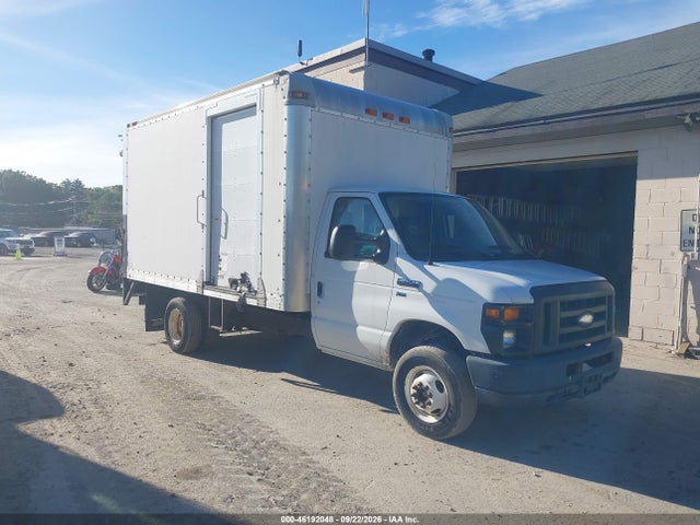 46192048 :رقم المزاد ، 1FDWE4FL6EDA77925 vin ، 2014 Ford Econoline E450 Super Duty Cutwy Van مزاد بيع