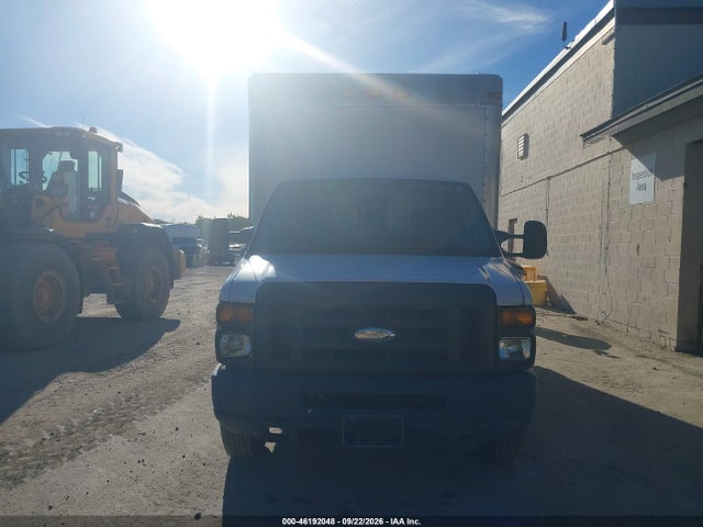 46192048 :رقم المزاد ، 1FDWE4FL6EDA77925 vin ، 2014 Ford Econoline E450 Super Duty Cutwy Van مزاد بيع