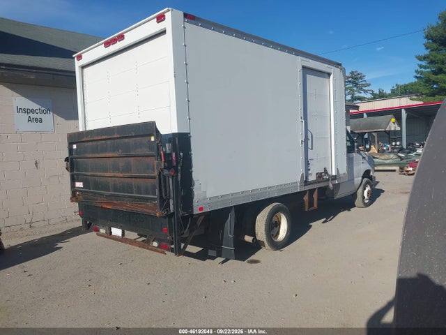 46192048 :رقم المزاد ، 1FDWE4FL6EDA77925 vin ، 2014 Ford Econoline E450 Super Duty Cutwy Van مزاد بيع