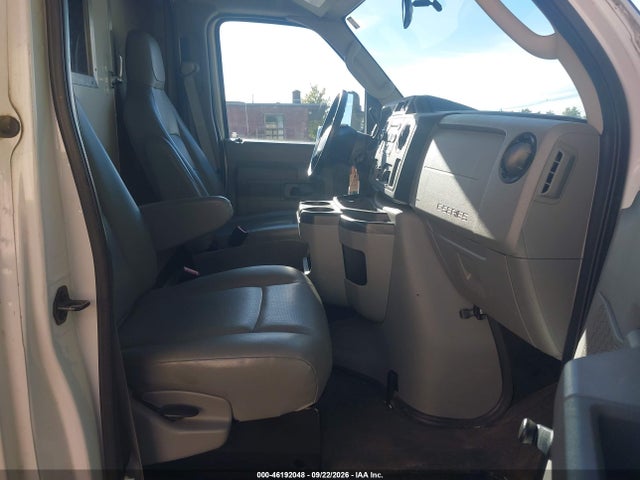 46192048 :رقم المزاد ، 1FDWE4FL6EDA77925 vin ، 2014 Ford Econoline E450 Super Duty Cutwy Van مزاد بيع