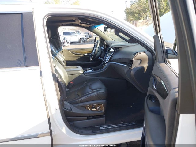 Продаж на аукціоні авто 2020 Cadillac Escalade 2wd Platinum, vin: 1GYS3DKJ7LR101642, номер лоту: 46192081