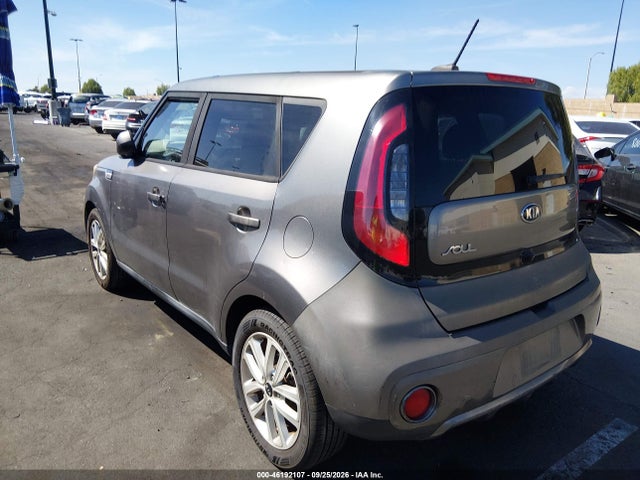 46192107 :رقم المزاد ، KNDJP3A55J7529318 vin ، 2018 Kia Soul + مزاد بيع