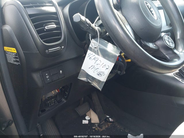 46192107 :رقم المزاد ، KNDJP3A55J7529318 vin ، 2018 Kia Soul + مزاد بيع