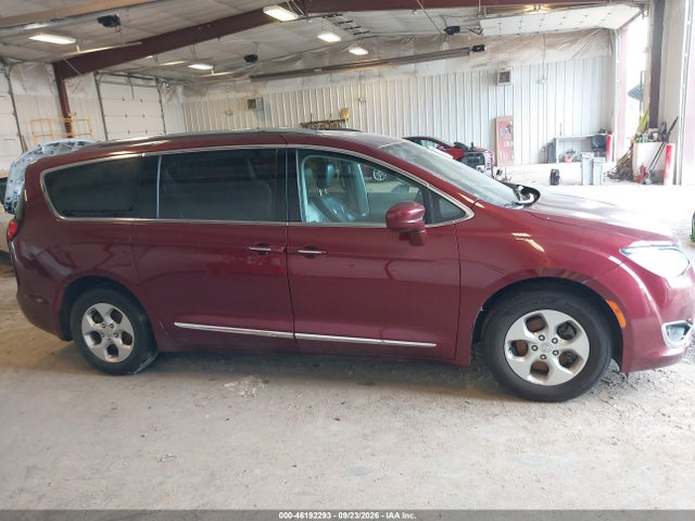 2017 Chrysler Pacifica Touring-l Plus მანქანა იყიდება აუქციონზე, vin: 2C4RC1EG6HR708779, აუქციონის ნომერი: 46192293