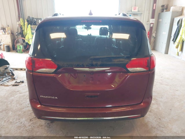 2017 Chrysler Pacifica Touring-l Plus მანქანა იყიდება აუქციონზე, vin: 2C4RC1EG6HR708779, აუქციონის ნომერი: 46192293