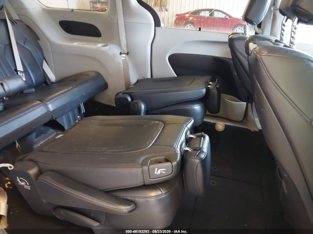 2017 Chrysler Pacifica Touring-l Plus მანქანა იყიდება აუქციონზე, vin: 2C4RC1EG6HR708779, აუქციონის ნომერი: 46192293