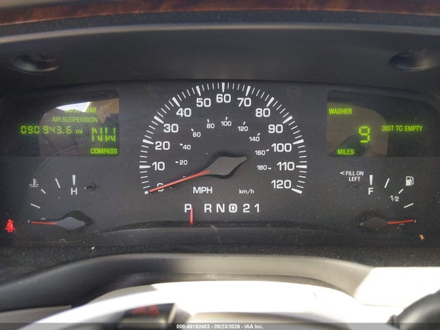 2001 Lincoln Town Car Cartier მანქანა იყიდება აუქციონზე, vin: 1LNHM85W51Y707158, აუქციონის ნომერი: 46192483