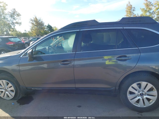 46192520 :رقم المزاد ، 4S4BSACC4J3355716 vin ، 2018 Subaru Outback 2.5i Premium مزاد بيع