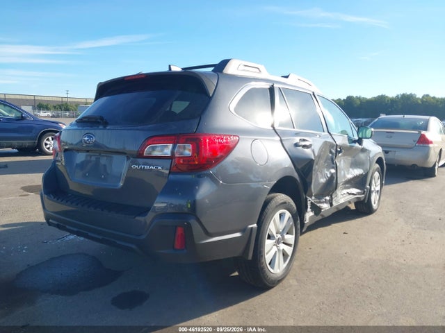 46192520 :رقم المزاد ، 4S4BSACC4J3355716 vin ، 2018 Subaru Outback 2.5i Premium مزاد بيع