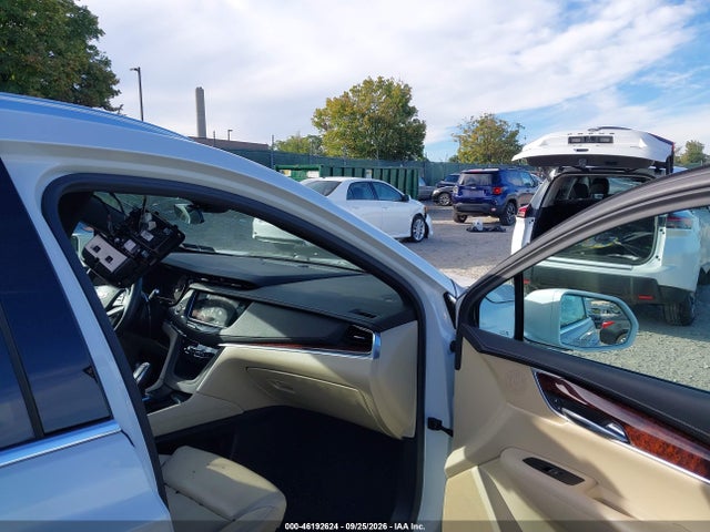 46192624 :رقم المزاد ، 1GYKNDRS5HZ213162 vin ، 2017 Cadillac Xt5 Luxury مزاد بيع