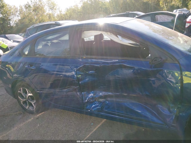 2019 Kia Forte Lxs მანქანა იყიდება აუქციონზე, vin: 3KPF24AD3KE125081, აუქციონის ნომერი: 46192764