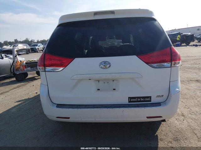 46192772 :رقم المزاد ، 5TDYK3DCXBS077476 vin ، 2011 Toyota Sienna Xle V6 مزاد بيع