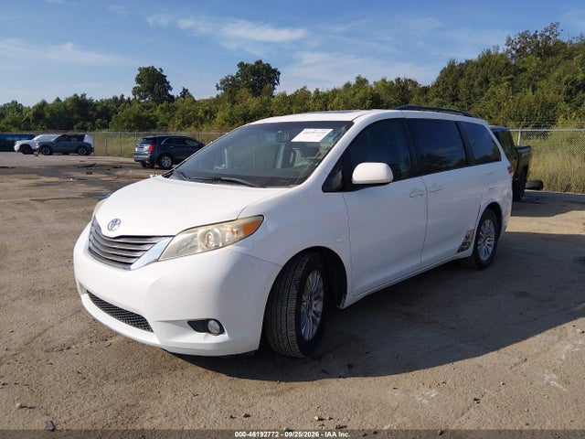 46192772 :رقم المزاد ، 5TDYK3DCXBS077476 vin ، 2011 Toyota Sienna Xle V6 مزاد بيع
