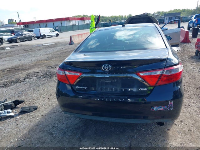 46192809 :رقم المزاد ، 4T1BF1FK7FU943067 vin ، 2015 Toyota Camry Le/xle/se/xse مزاد بيع