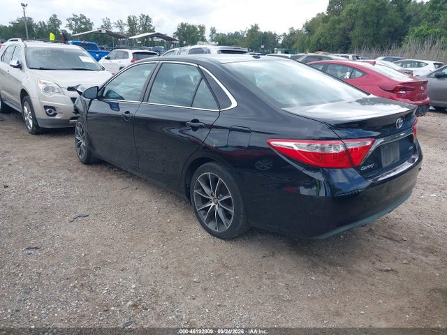 46192809 :رقم المزاد ، 4T1BF1FK7FU943067 vin ، 2015 Toyota Camry Le/xle/se/xse مزاد بيع