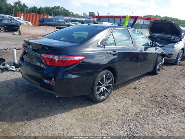 46192809 :رقم المزاد ، 4T1BF1FK7FU943067 vin ، 2015 Toyota Camry Le/xle/se/xse مزاد بيع