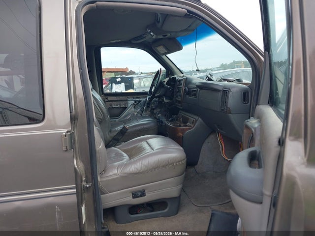 46192812 :رقم المزاد ، 1GDFG15R521186355 vin ، 2002 Gmc Savana Passenger Standard مزاد بيع