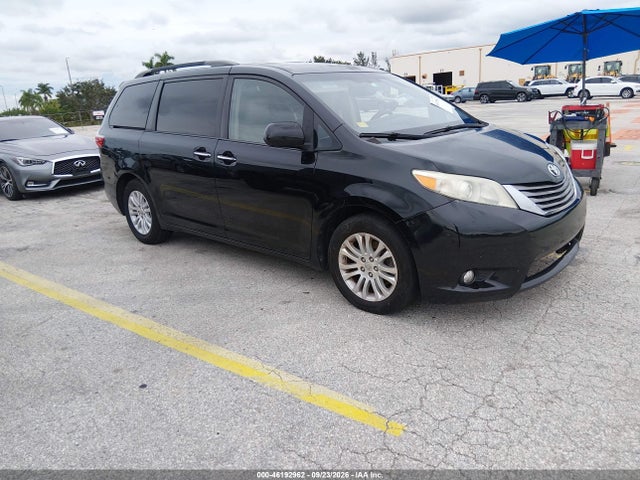 Продажа на аукционе авто 2015 Toyota Sienna Xle/xle 8 Passenger, vin: 5TDYK3DC9FS527902, номер лота: 46192962