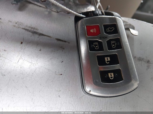 Продажа на аукционе авто 2015 Toyota Sienna Xle/xle 8 Passenger, vin: 5TDYK3DC9FS527902, номер лота: 46192962