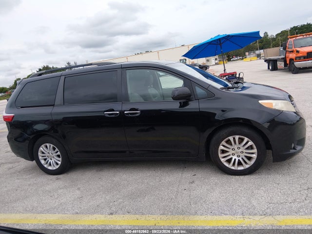 Продажа на аукционе авто 2015 Toyota Sienna Xle/xle 8 Passenger, vin: 5TDYK3DC9FS527902, номер лота: 46192962