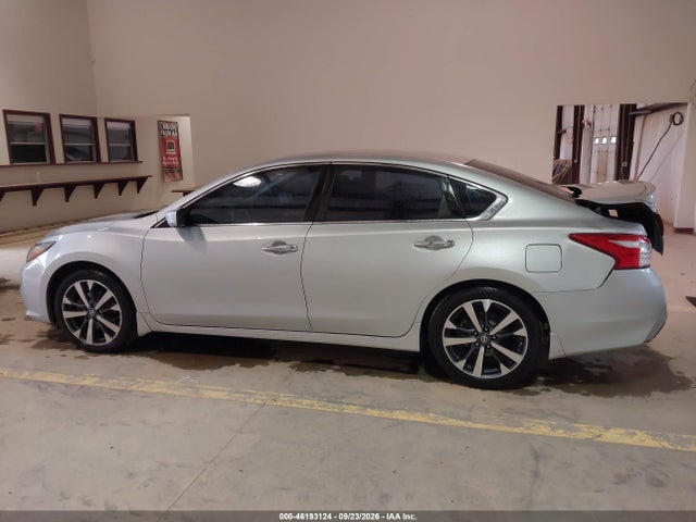 2016 Nissan Altima 2.5 Sr მანქანა იყიდება აუქციონზე, vin: 1N4AL3AP8GC130695, აუქციონის ნომერი: 46193124