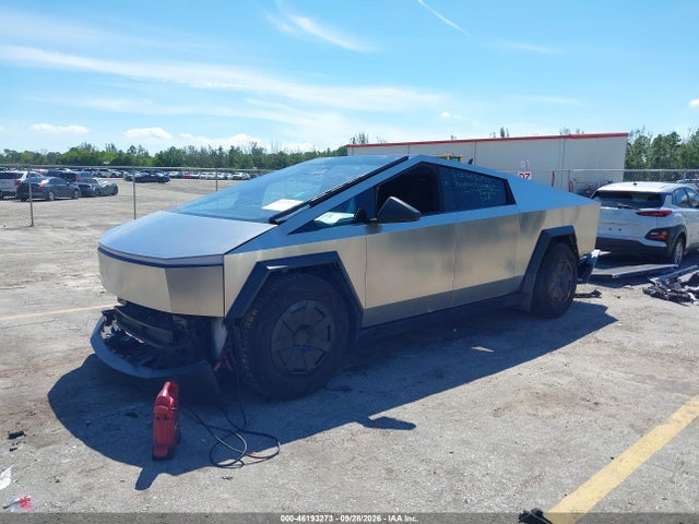 46193273 :رقم المزاد ، 7G2CEHED7RA047883 vin ، 2024 Tesla Cybertruck All-wheel Drive مزاد بيع