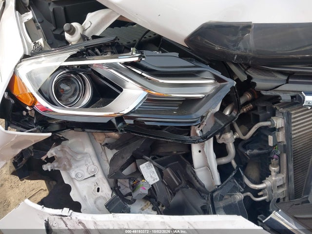 Продаж на аукціоні авто 2018 Chevrolet Equinox Lt, vin: 2GNAXJEV3J6103598, номер лоту: 46193372