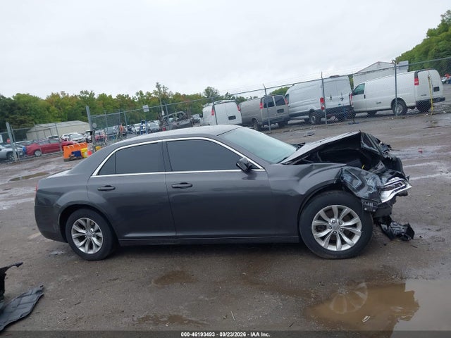 2015 Chrysler 300 Limited მანქანა იყიდება აუქციონზე, vin: 2C3CCAAG4FH903928, აუქციონის ნომერი: 46193493