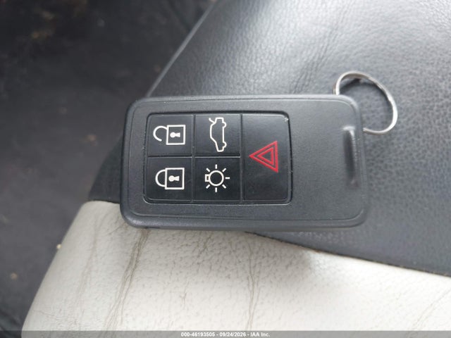 46193505 :رقم المزاد ، YV4612HKXG1006334 vin ، 2016 Volvo V60 Cross Country T5 مزاد بيع