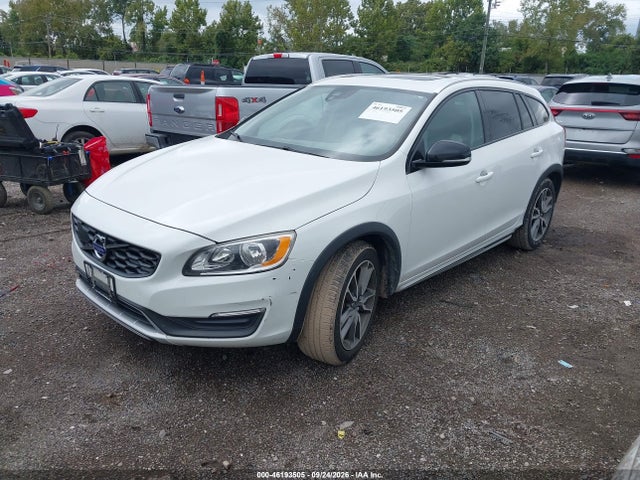 46193505 :رقم المزاد ، YV4612HKXG1006334 vin ، 2016 Volvo V60 Cross Country T5 مزاد بيع