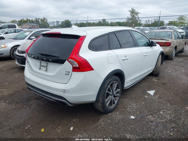 46193505 :رقم المزاد ، YV4612HKXG1006334 vin ، 2016 Volvo V60 Cross Country T5 مزاد بيع