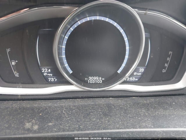 46193505 :رقم المزاد ، YV4612HKXG1006334 vin ، 2016 Volvo V60 Cross Country T5 مزاد بيع
