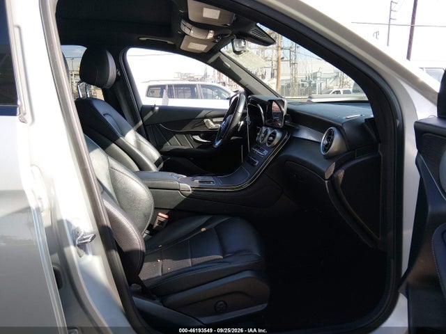 46193549 :رقم المزاد ، W1N0G8DBXLF810705 vin ، 2020 Mercedes-benz Glc 300 مزاد بيع