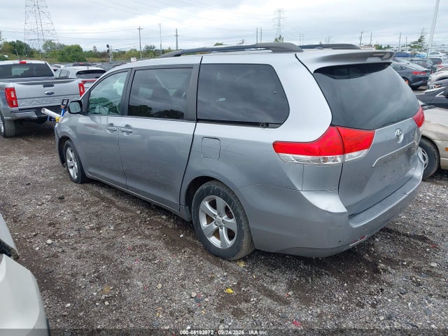 2012 Toyota Sienna Le V6 8 Passenger მანქანა იყიდება აუქციონზე, vin: 5TDKK3DC5CS266009, აუქციონის ნომერი: 46193672