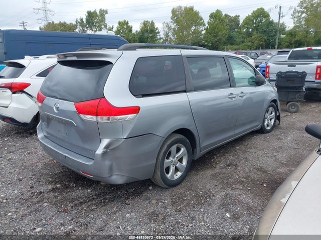 2012 Toyota Sienna Le V6 8 Passenger მანქანა იყიდება აუქციონზე, vin: 5TDKK3DC5CS266009, აუქციონის ნომერი: 46193672