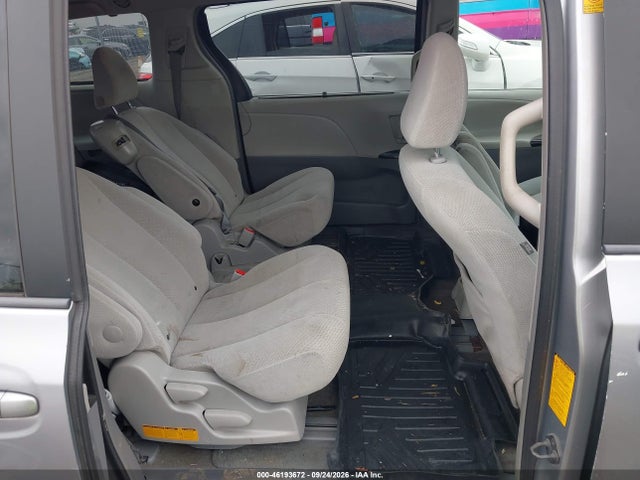 2012 Toyota Sienna Le V6 8 Passenger მანქანა იყიდება აუქციონზე, vin: 5TDKK3DC5CS266009, აუქციონის ნომერი: 46193672